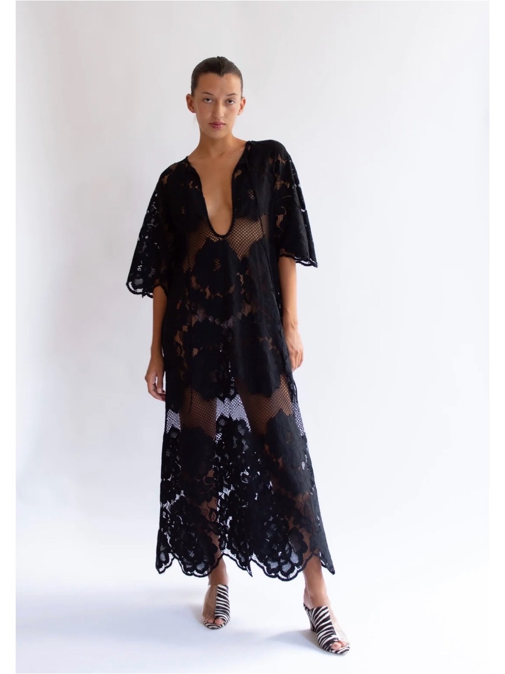 MR LARKIN LOLA Elegant Black Lace Maxi Dress with Deep V-Neck
